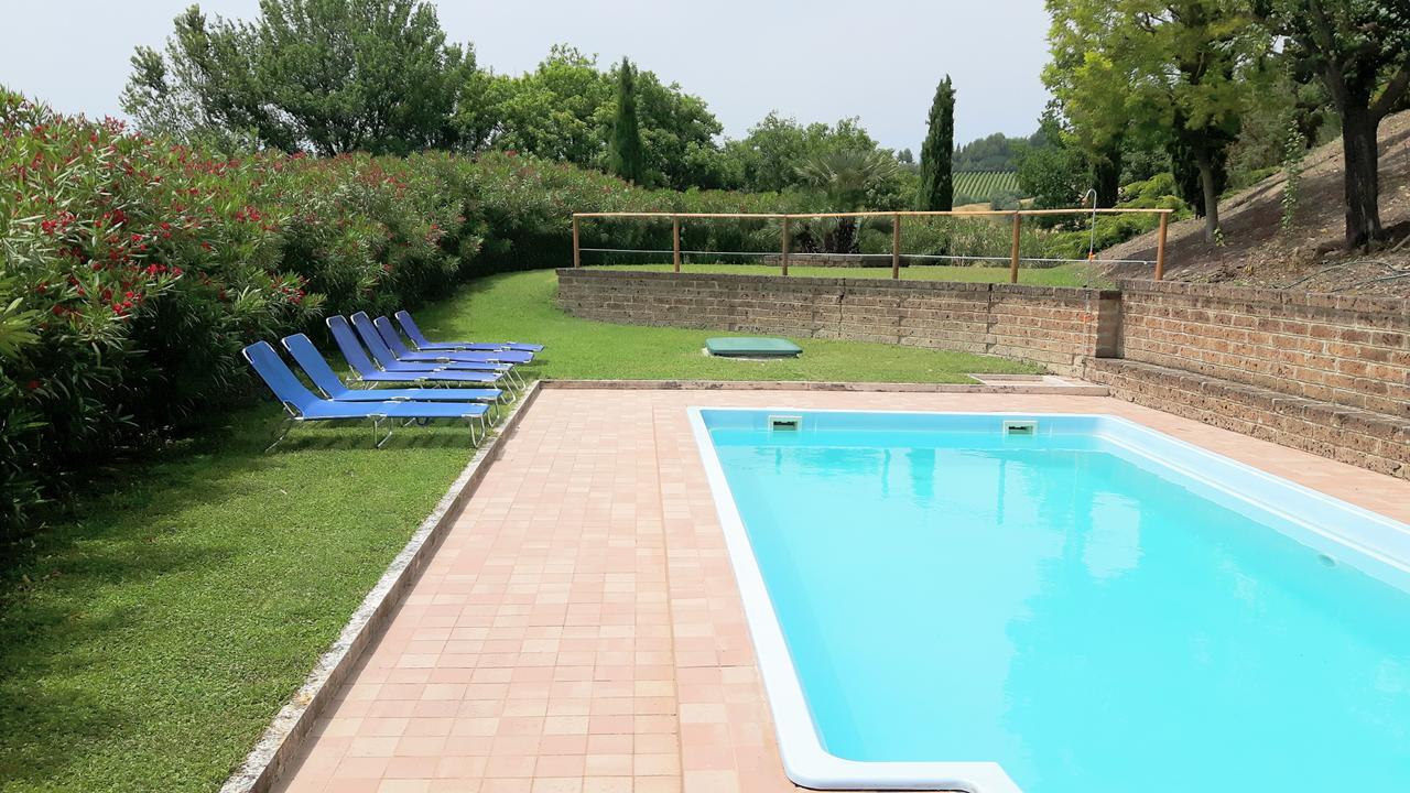 לינה וארוחת בוקר Cossignano La Casa In Campagna מראה חיצוני תמונה