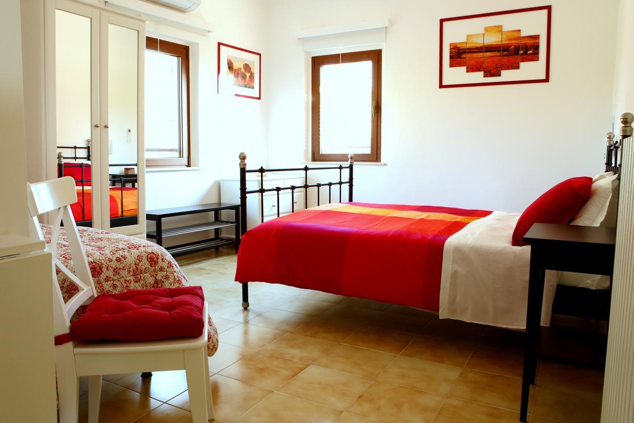 לינה וארוחת בוקר Cossignano La Casa In Campagna מראה חיצוני תמונה