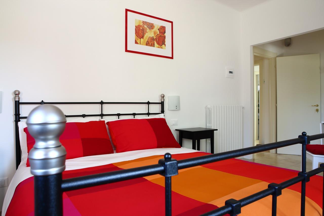 לינה וארוחת בוקר Cossignano La Casa In Campagna מראה חיצוני תמונה