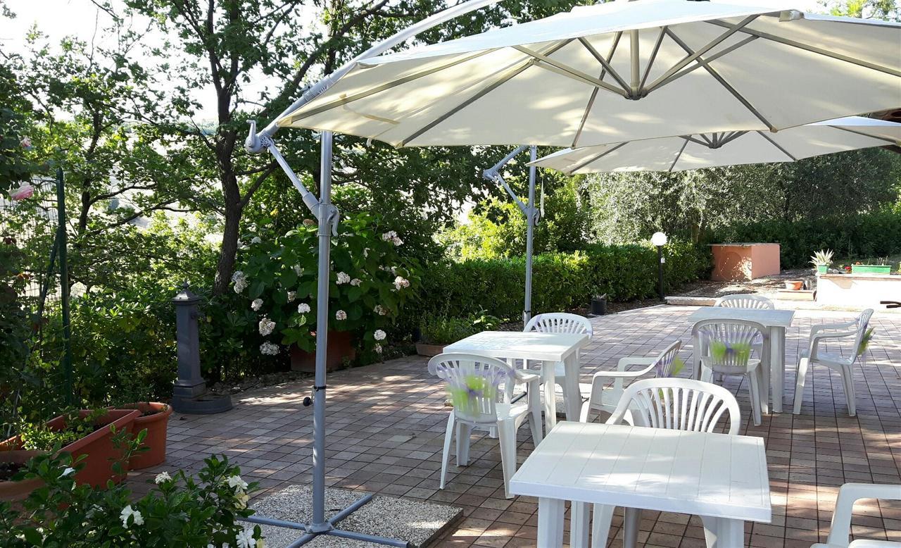 לינה וארוחת בוקר Cossignano La Casa In Campagna מראה חיצוני תמונה